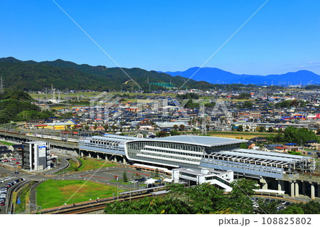 【佐賀県】朝日山公園から見た新鳥栖駅 【佐賀県】朝日山公園から見た新鳥栖駅 108825802