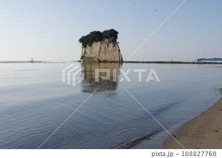 早朝の見附島　2023年5月 108827760