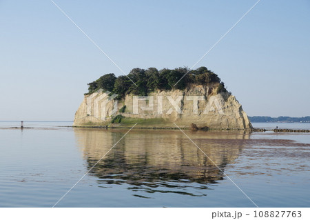 早朝の見附島 2023年5月 早朝の見附島 2023年5月 108827763