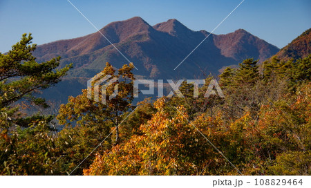 秋の昇仙峡羅漢寺山　弥三郎岳からの絶景　茅ヶ岳 108829464