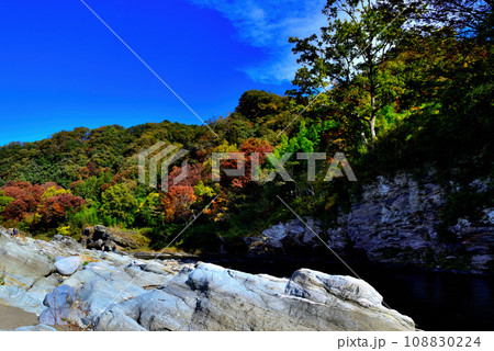 埼玉県 秋の長瀞渓谷の風景 埼玉県 秋の長瀞渓谷の風景 108830224