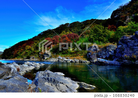 埼玉県 秋の長瀞渓谷の風景 埼玉県 秋の長瀞渓谷の風景 108830240
