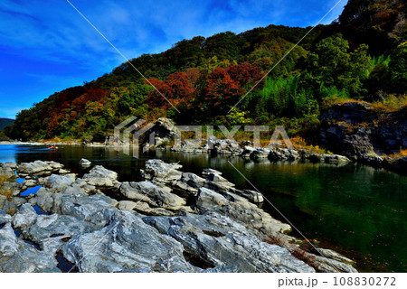 埼玉県 秋の長瀞渓谷の風景 埼玉県 秋の長瀞渓谷の風景 108830272