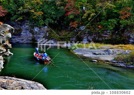 埼玉県 秋の長瀞渓谷 小滝の瀬の風景 埼玉県 秋の長瀞渓谷 小滝の瀬の風景 108830602