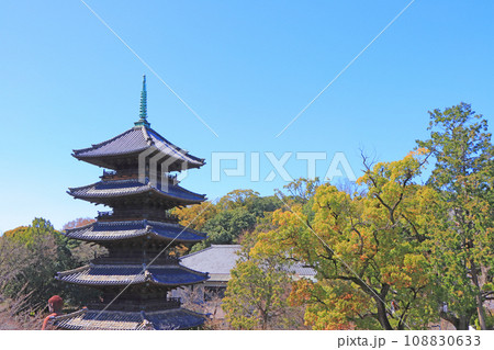 愛知県名古屋市、八事山興正寺五重塔の風景 108830633