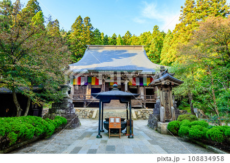 初秋の立石寺（山寺）本堂　山形県山形市 108834958