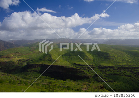 ハワイ 風景 ワイメア渓谷 ハワイ 風景 ワイメア渓谷 108835250
