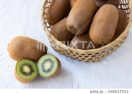 キウイフルーツのグレイシー 108837052