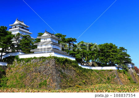 【長崎県】快晴の島原城天守閣(改修工事後) 【長崎県】快晴の島原城天守閣(改修工事後) 108837554