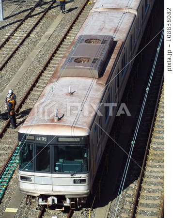 深川検車区行徳分室に停車中の東京メトロ日比谷線車両（03系） 108838082