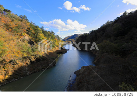 塩原渓谷 回顧の吊り橋からの景色／栃木県那須塩原市 108838729