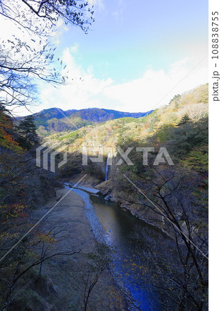 塩原渓谷 回顧の滝／栃木県那須塩原市 108838755