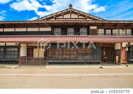 新潟県　関川村下関の町並み 108838770
