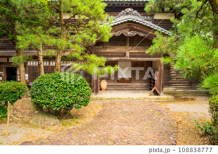 新潟県　関川村下関の町並み 108838777