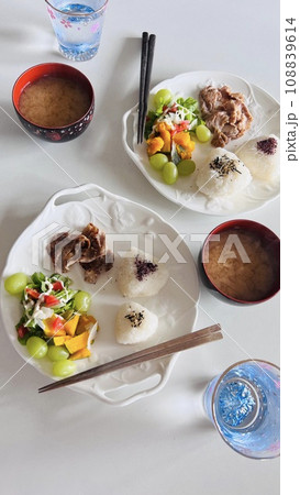 ヘルシー、ワンプレ-ト朝食 ヘルシー、ワンプレ-ト朝食 108839614