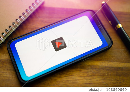 動画サイト/アプリが表示されるスマホ 動画サイト/アプリが表示されるスマホ 108840840