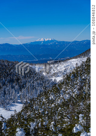 【冬素材】雪の北横岳の登山風景【長野県】 108846812