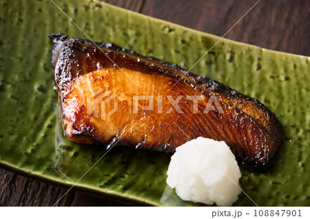 ぶりの照り焼き ぶりの照り焼き 108847901