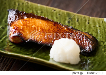 ぶりの照り焼き ぶりの照り焼き 108847902