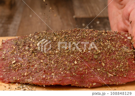 ローストビーフ　下ごしらえ 108848129