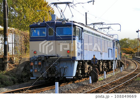 汽笛よ響け!!往時の雄姿を今に伝える…峠のシェルパ・EF63電気機関車【重連運転】 108849669