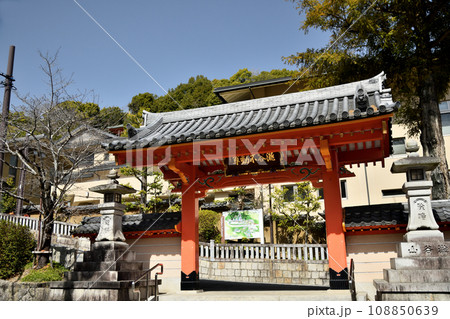 瀧谷不動尊(滝谷不動明王寺)[山門]　【大阪府富田林市】 108850639