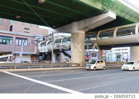 神戸市、新長田、国道2号線に掛かる新長田歩道橋 神戸市、新長田、国道2号線に掛かる新長田歩道橋 108850715