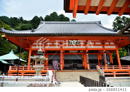 応頂山勝尾寺(本堂) 【大阪府箕面市勝尾寺】 応頂山勝尾寺(本堂) 【大阪府箕面市勝尾寺】 108851411