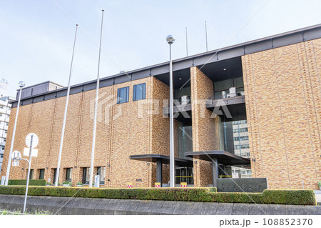 岩手県盛岡市　様々なイベントが行われる岩手県民会館 108852370