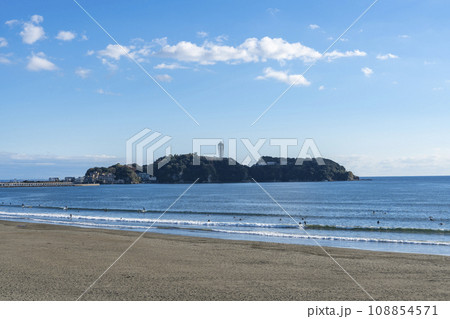 神奈川県藤沢市　湘南海岸からの風景 108854571