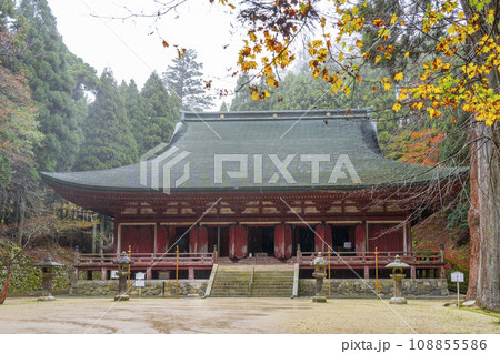 比叡山延暦寺西塔 釈迦堂(転法輪堂) 紅葉の季節 比叡山延暦寺西塔 釈迦堂(転法輪堂) 紅葉の季節 108855586