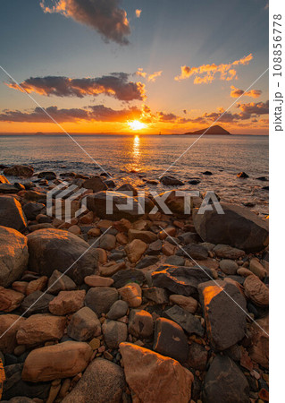 海岸の夕暮れ 海岸の夕暮れ 108856778