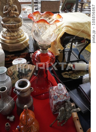 「骨董・蚤の市（オイルランプ）」 108856867