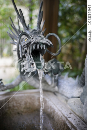 六本木　天祖神社　手水舎　　東京都港区 108856945