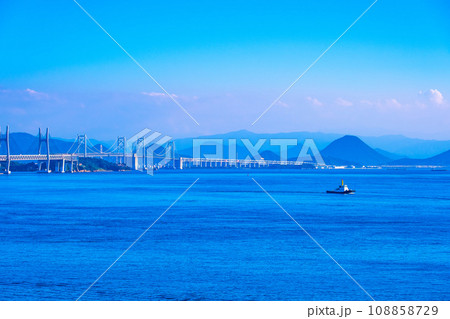 瀬戸大橋と瀬戸内海 瀬戸大橋と瀬戸内海 108858729