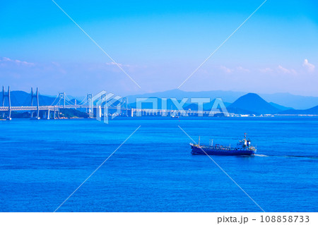 瀬戸大橋と瀬戸内海 瀬戸大橋と瀬戸内海 108858733