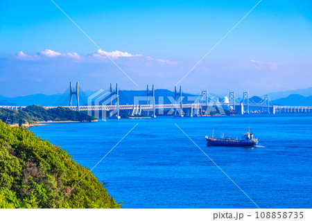 瀬戸大橋と瀬戸内海 瀬戸大橋と瀬戸内海 108858735