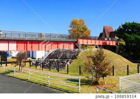 【佐賀県】快晴のデ・レイケ導流堤の実物模型（筑後川昇開橋） 108859314