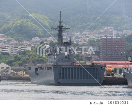 海上自衛隊輸送艦しもきた(艦尾) 海上自衛隊輸送艦しもきた(艦尾) 108859531