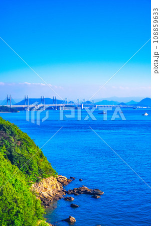 瀬戸大橋と瀬戸内海 108859633