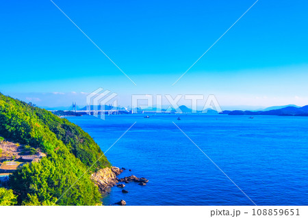 瀬戸大橋と瀬戸内海 瀬戸大橋と瀬戸内海 108859651