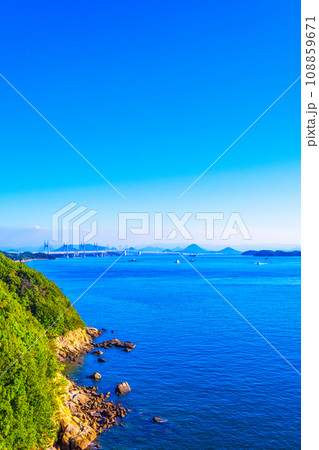 瀬戸大橋と瀬戸内海 瀬戸大橋と瀬戸内海 108859671