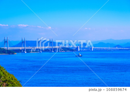 瀬戸大橋と瀬戸内海 瀬戸大橋と瀬戸内海 108859674