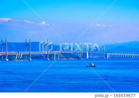 瀬戸大橋と瀬戸内海 瀬戸大橋と瀬戸内海 108859677