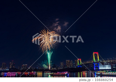 お台場レンボー花火 東京夜景 お台場レンボー花火 東京夜景 108860254