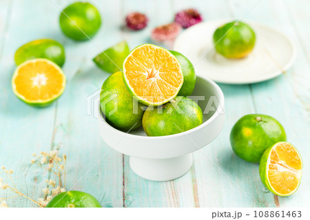 fresh citrus fruits on wooden table fresh citrus fruits on wooden table 108861463