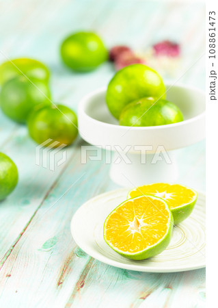 fresh citrus fruits on wooden table fresh citrus fruits on wooden table 108861473