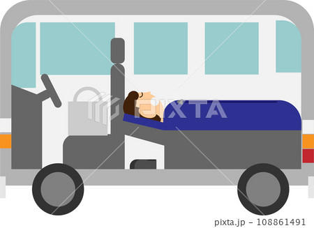 車中泊で車の中で寝袋を使って睡眠をとっている人 108861491