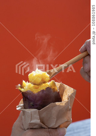 焼き芋 紅はるか サツマイモ 焼き芋 紅はるか サツマイモ 108861985