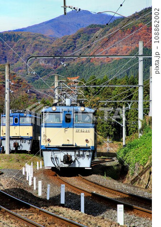 汽笛よ響け!!往時の雄姿を今に伝える…峠のシェルパ・EF63電気機関車【重連運転】 108862002